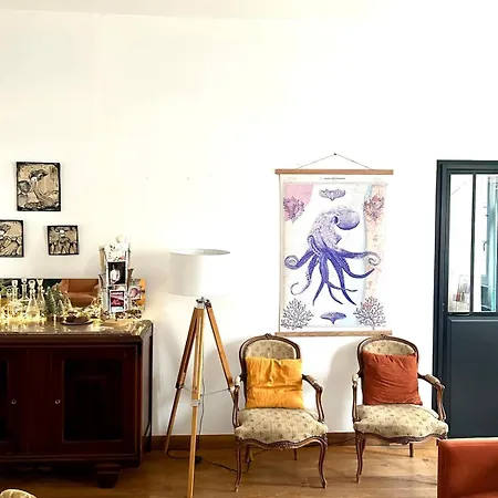 Charming Vintage House *